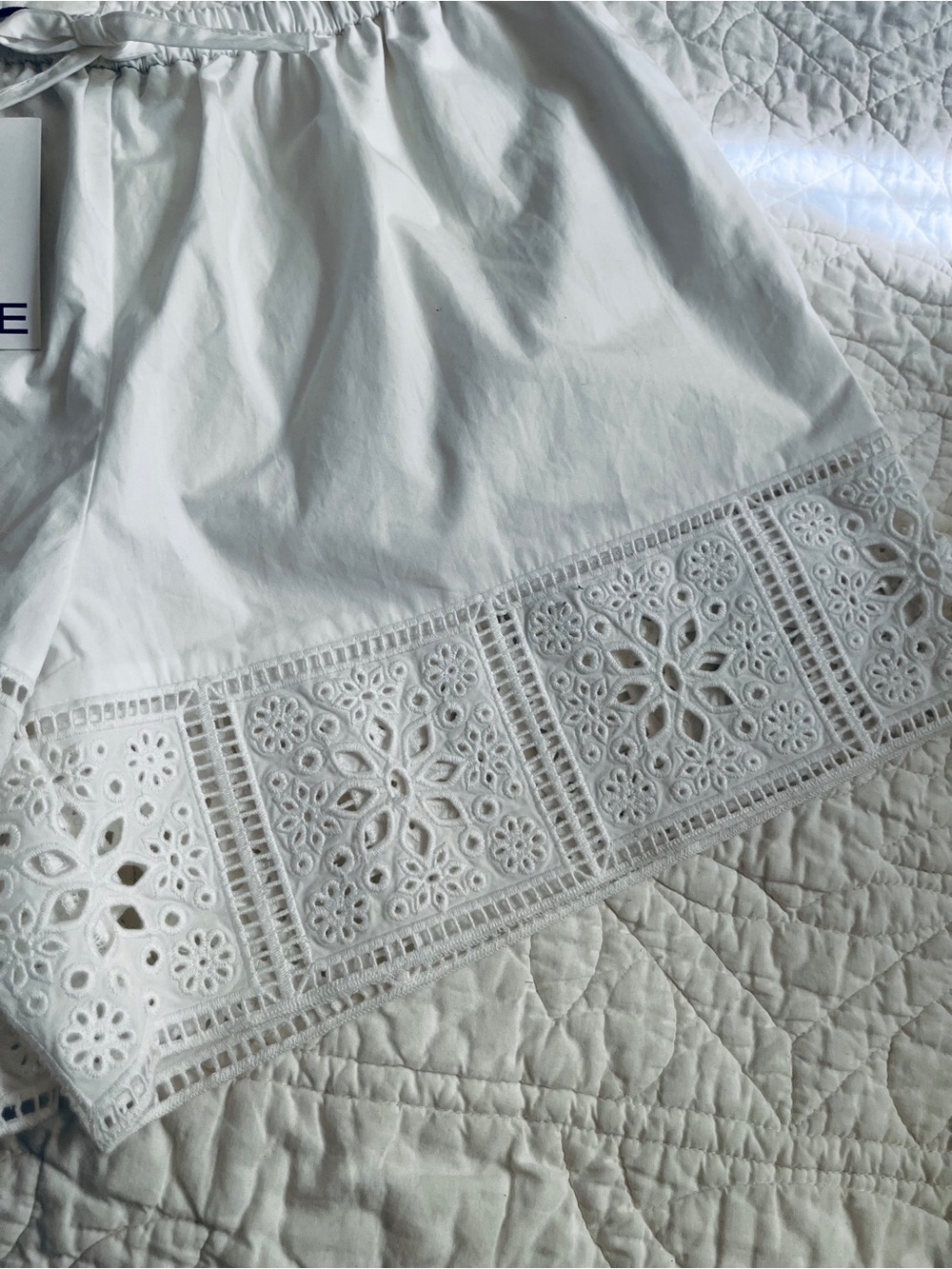 NWT ALIGNE for Anthropologie White Eyelet Lace Trim Tie Waist Shorts Size M - Picture 2 of 11